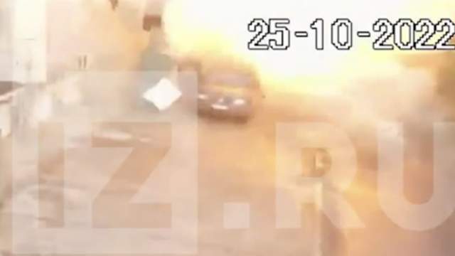 Фото - Спецслужбы опубликовали кадры взрыва машины в Мелитополе